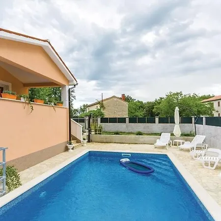 Dina Villa